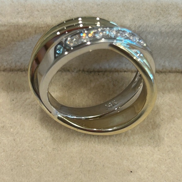 14kt Diamond Two-Tone Bypass Ring - Picture 4 of 10
